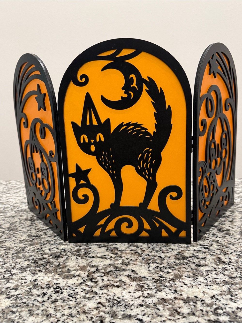 Bethany Lowe 3 panel vintage inspired tabletop screen Halloween decor. 🎃 🐈‍⬛ 🎃